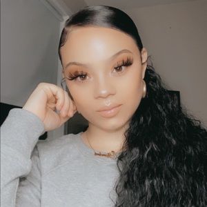 Meet your Posher, Alondra